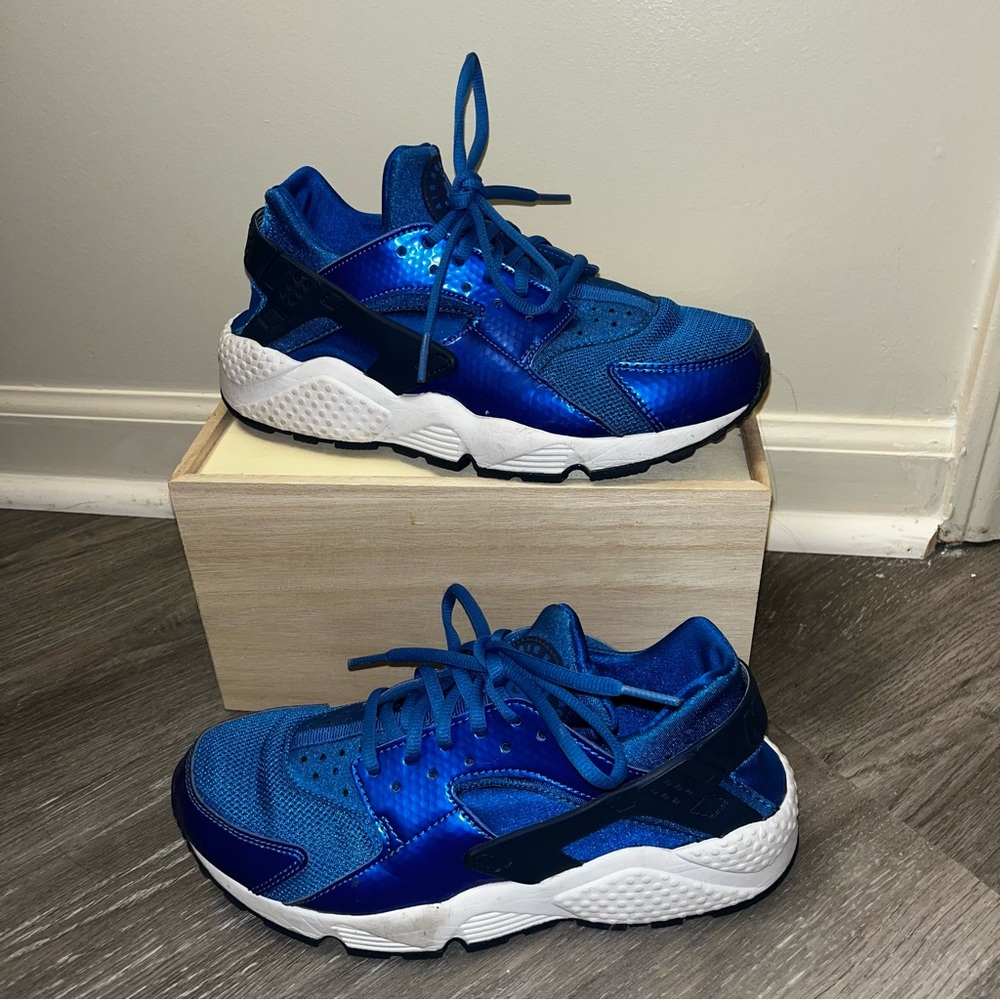 Nike Huraches Size 8
